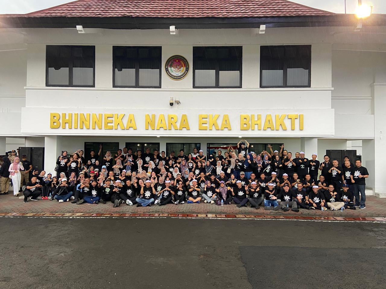 SobTen Menghadap Set Bawah ditunggu Pengasuh